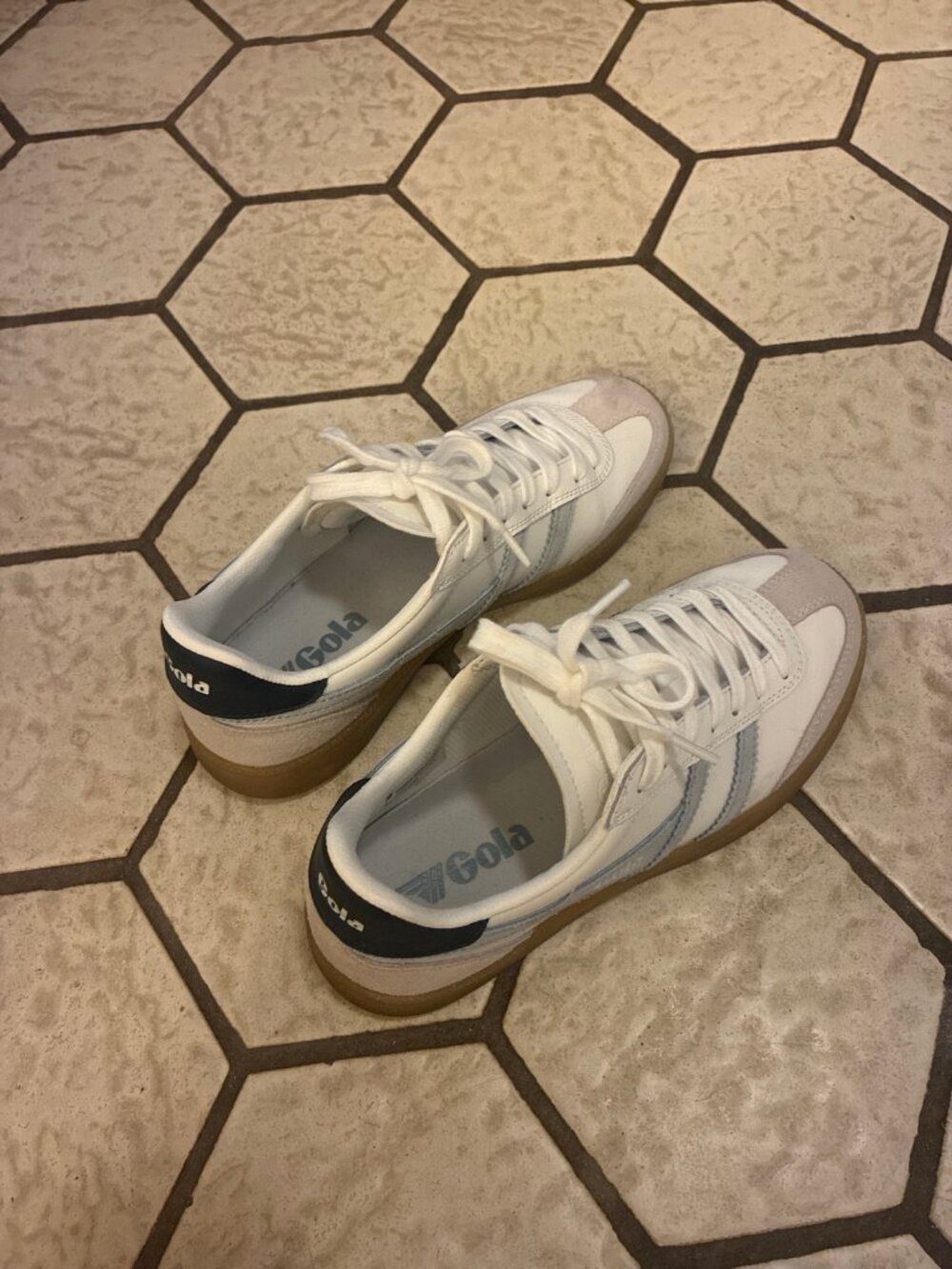 Gola Viper Leather Sneakers — Women's US 7, White/Light Blue